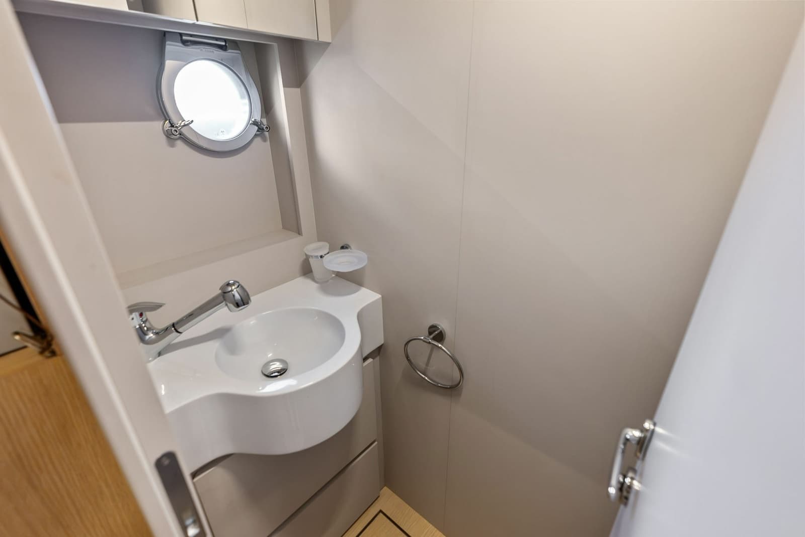 2026 Ferretti Yachts 670