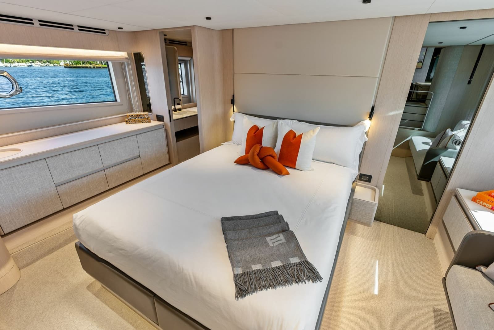 2026 Ferretti Yachts 670