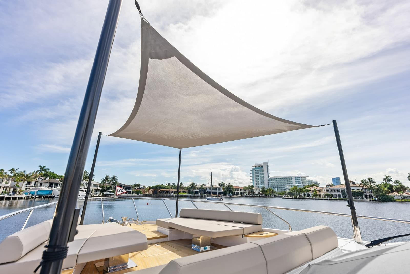 2026 Ferretti Yachts 670