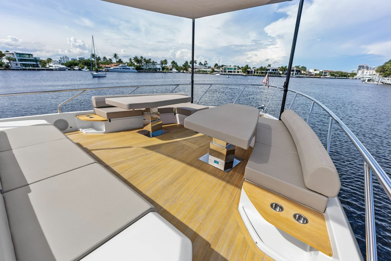 2026 Ferretti Yachts 670