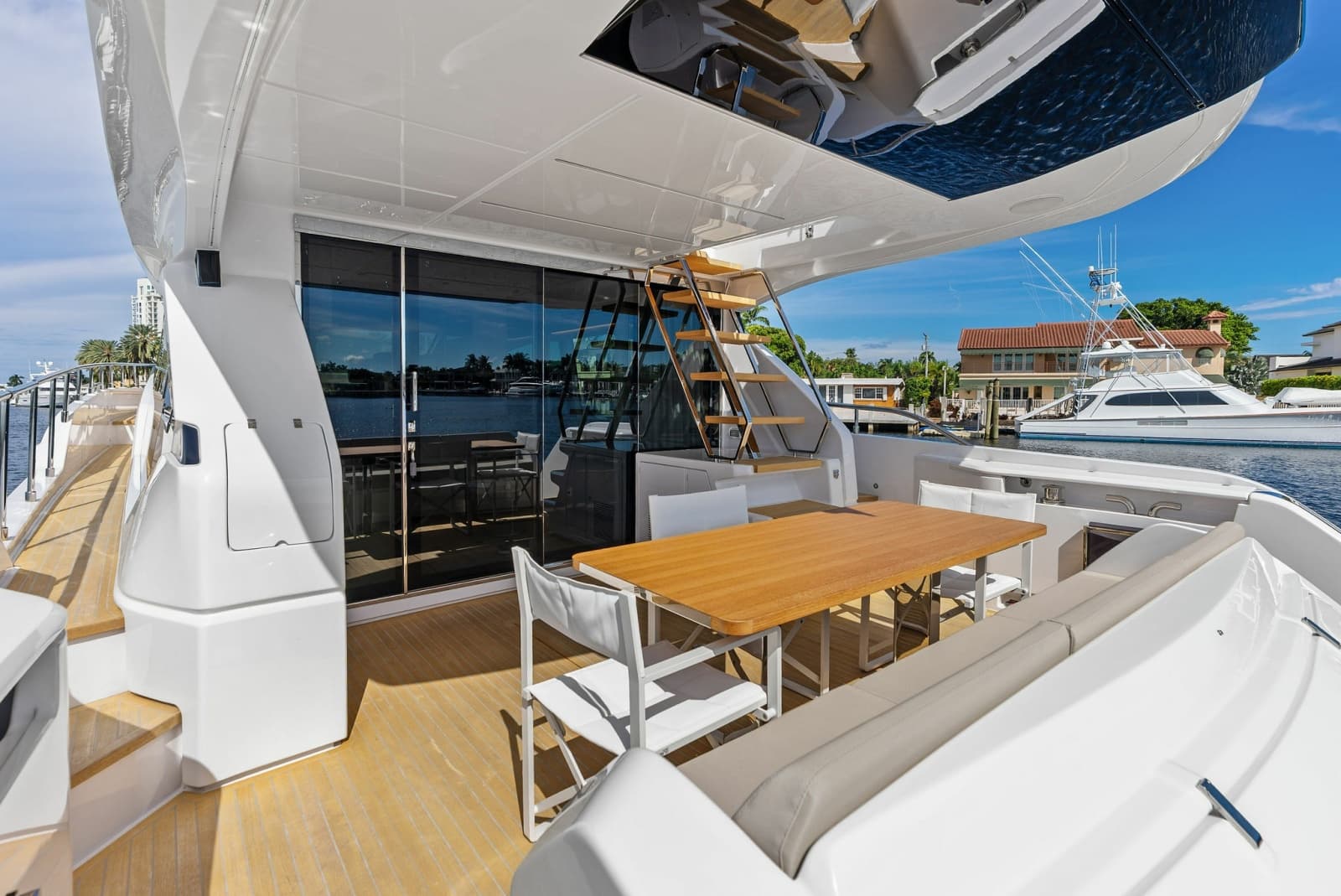 2026 Ferretti Yachts 670