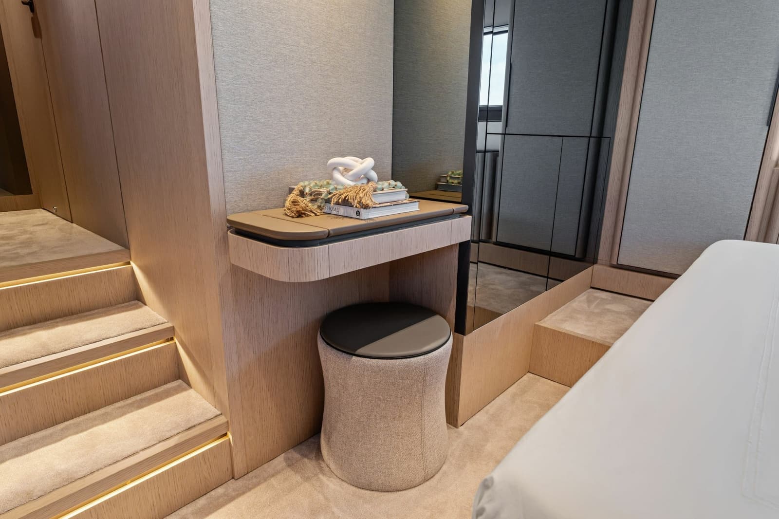 2025 Ferretti Yachts 
