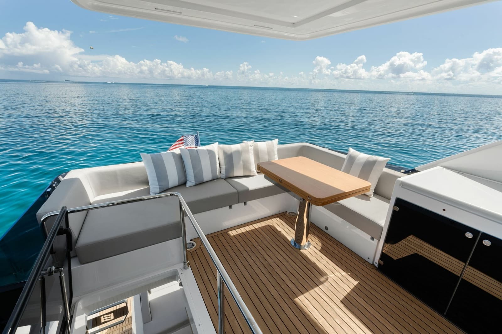 2025 Ferretti Yachts 