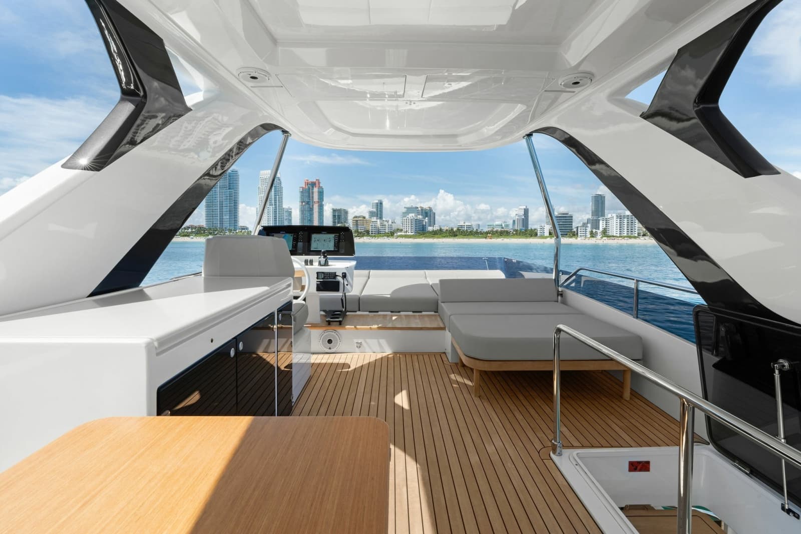2025 Ferretti Yachts 