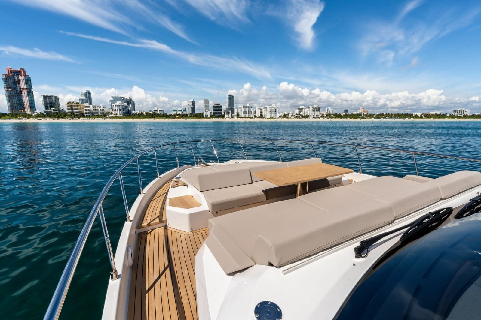 2025 Ferretti Yachts 