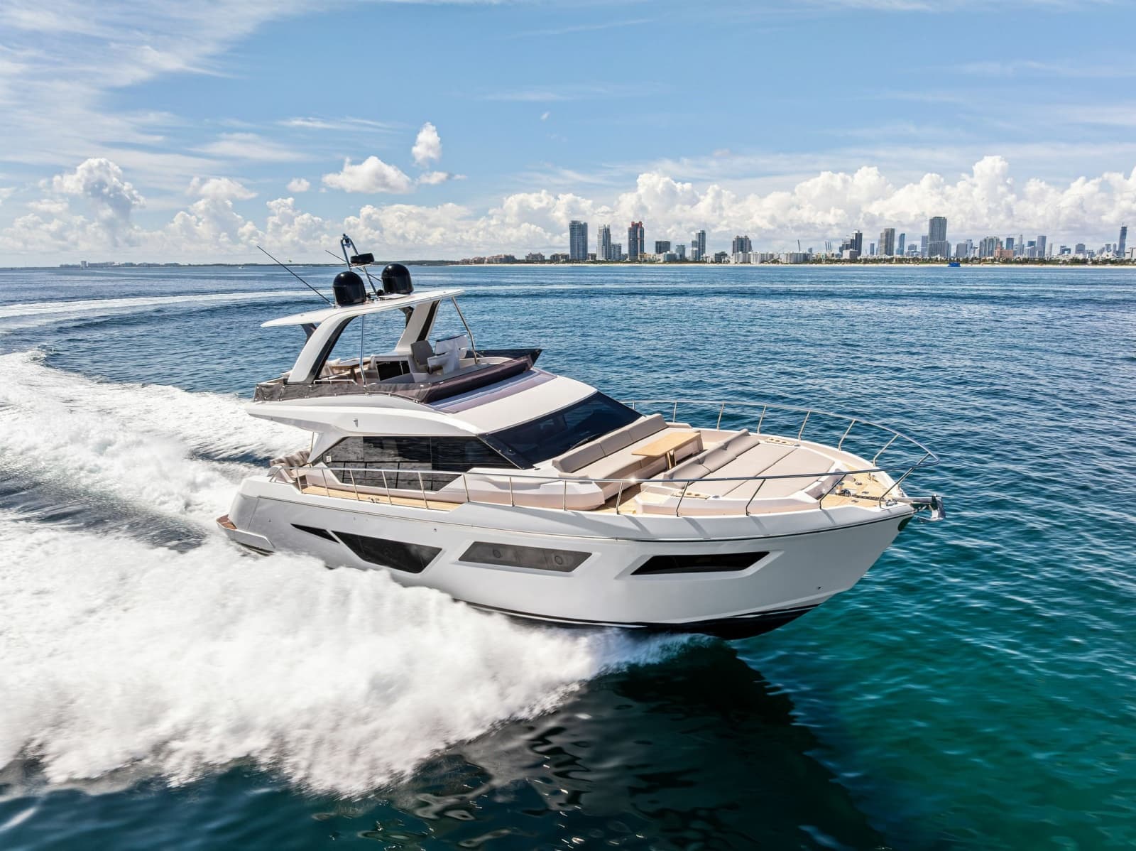 2025 Ferretti Yachts 