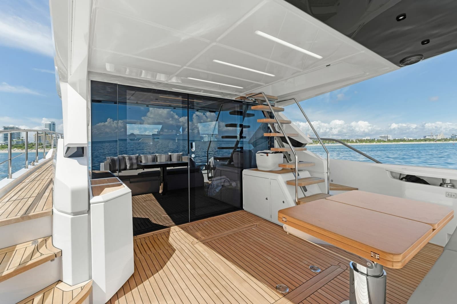 2025 Ferretti Yachts 