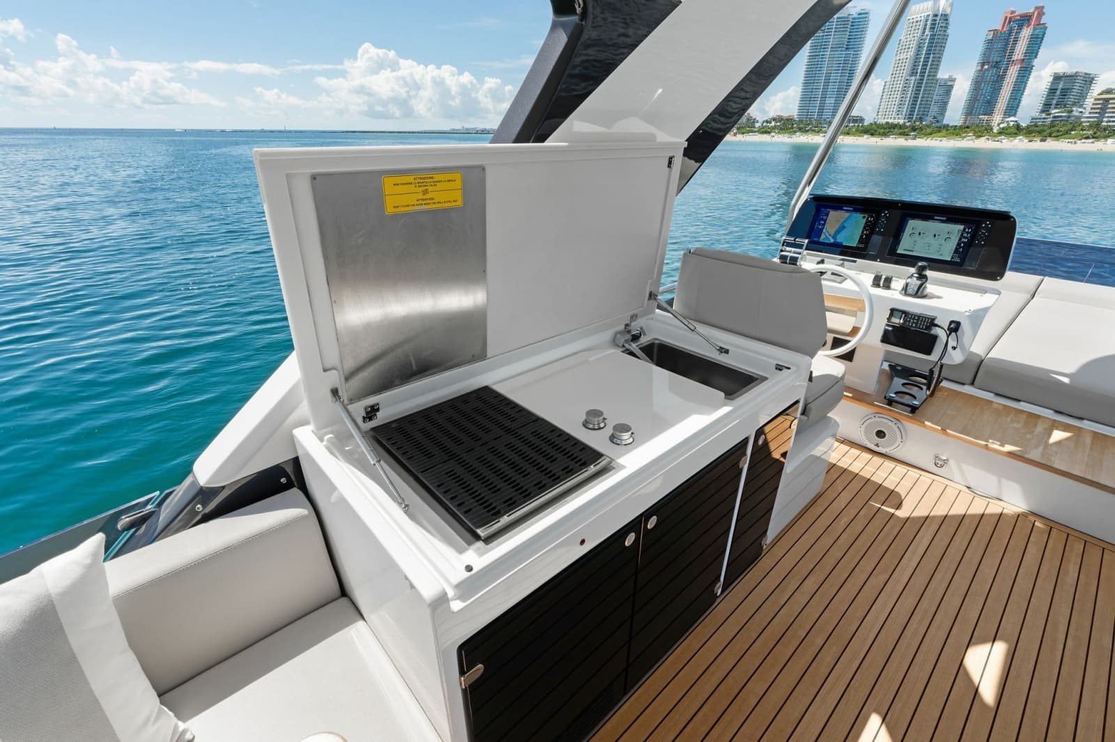 2025 Ferretti Yachts 