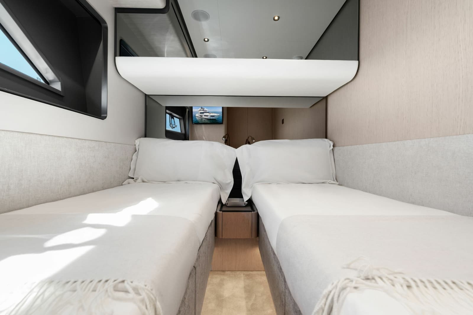 2025 Ferretti Yachts 