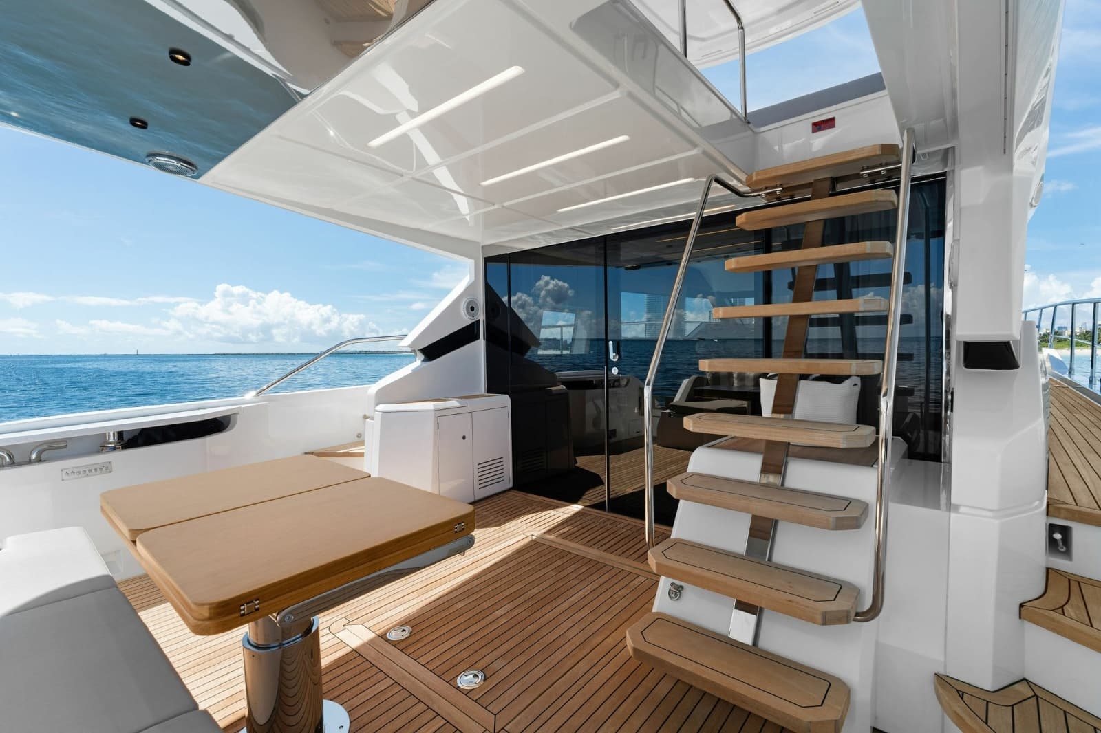 2025 Ferretti Yachts 
