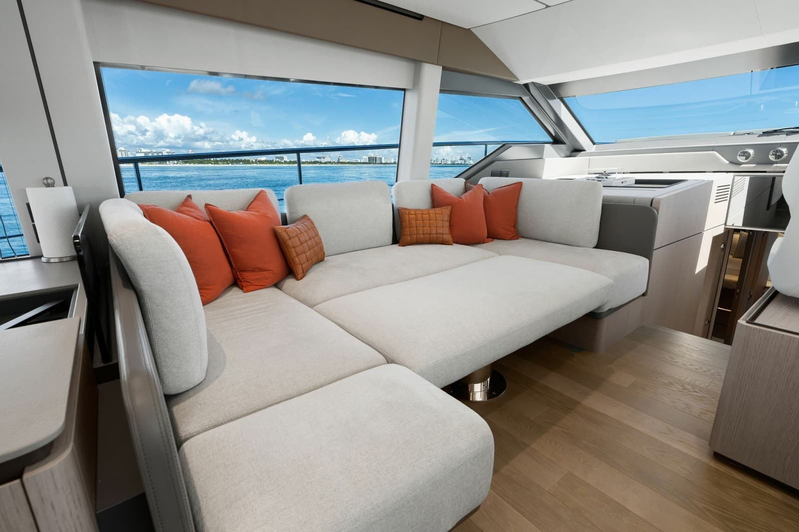 2025 Ferretti Yachts 