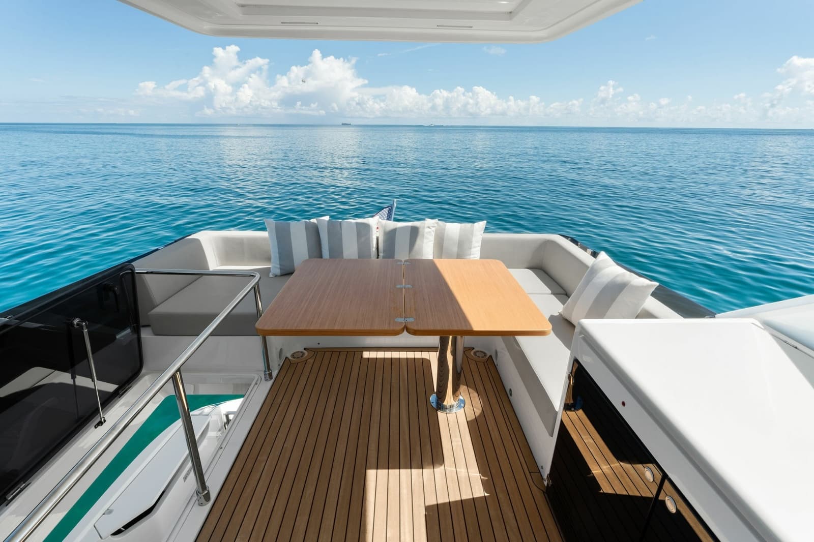 2025 Ferretti Yachts 
