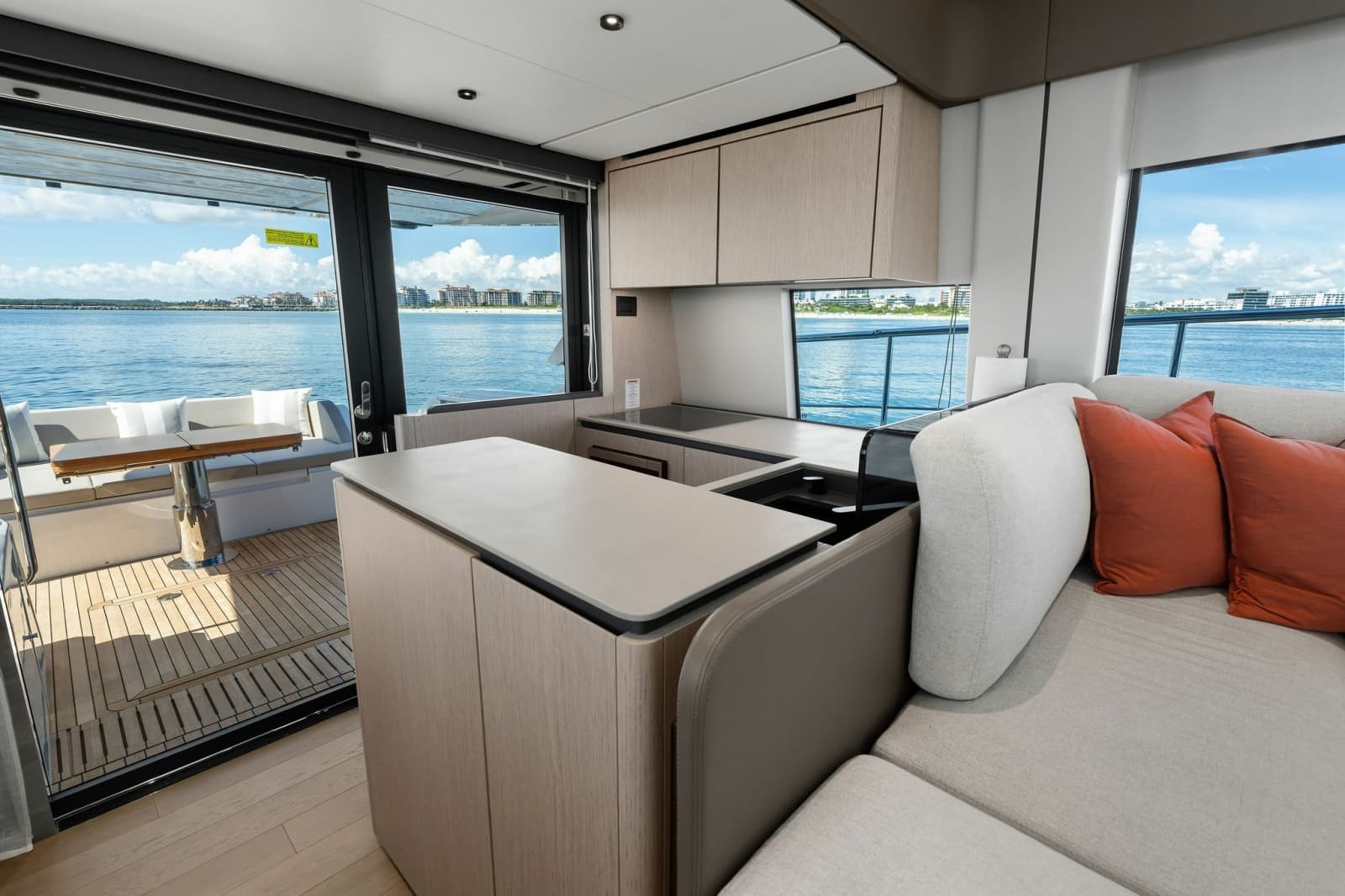 2025 Ferretti Yachts 