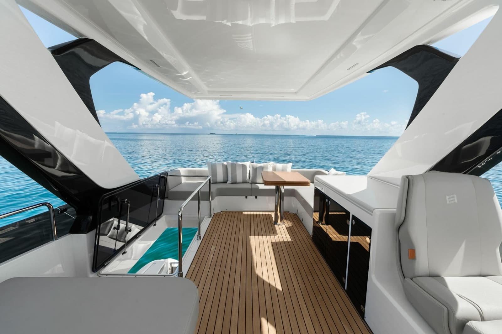 2025 Ferretti Yachts 