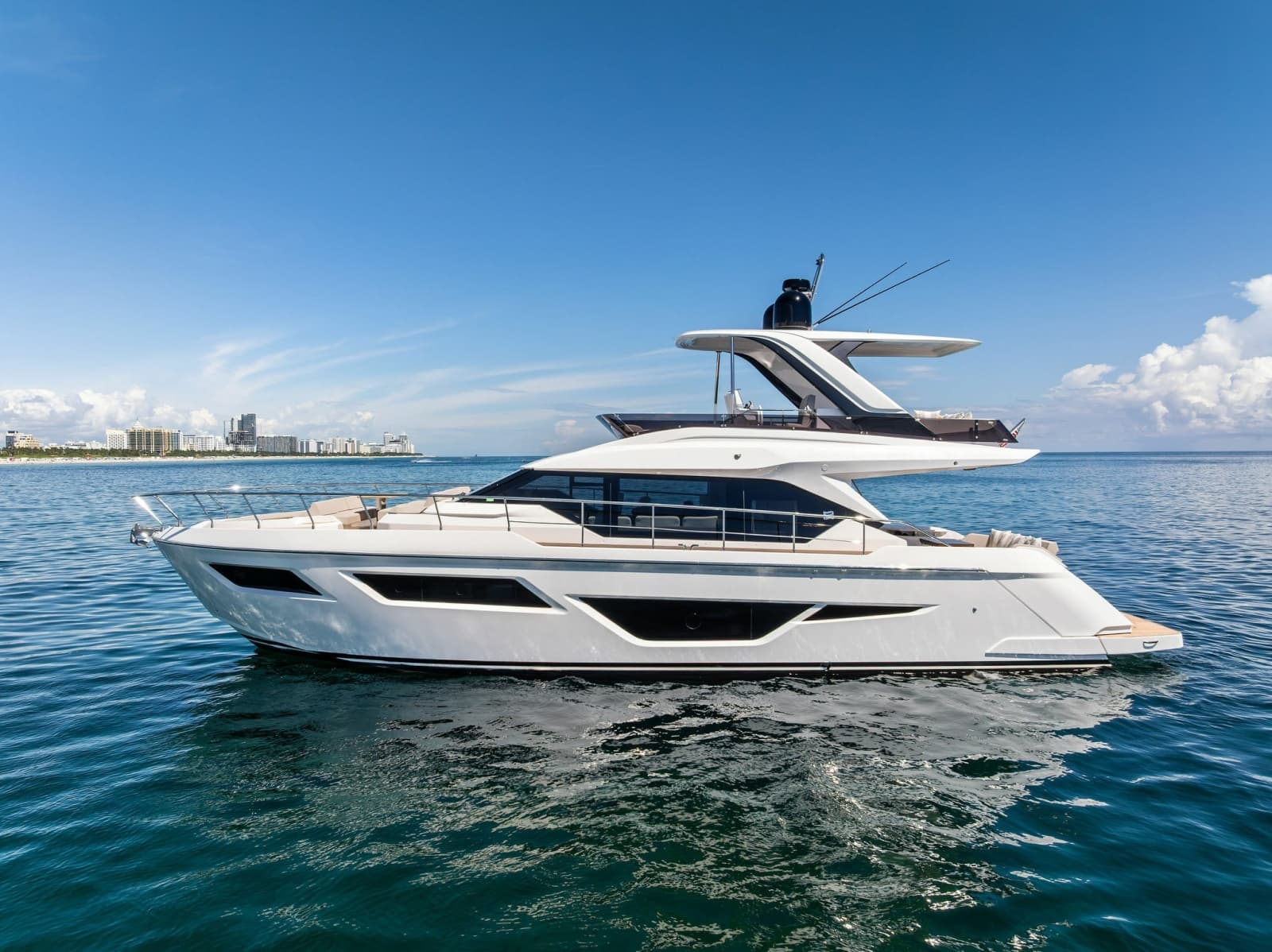 2025 Ferretti Yachts 