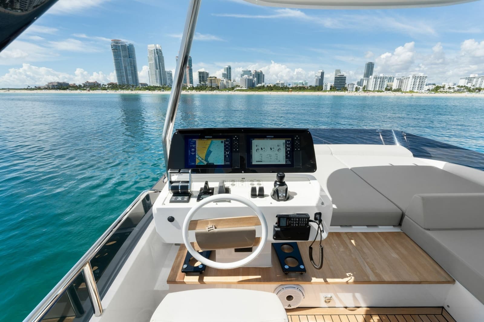 2025 Ferretti Yachts 