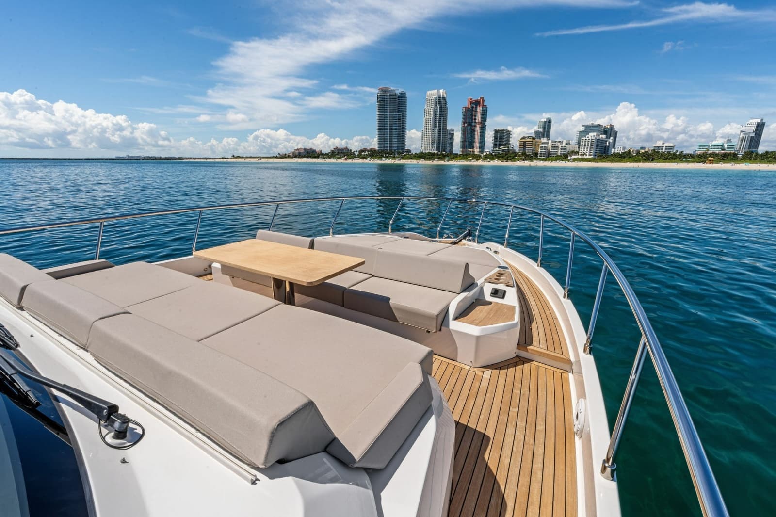2025 Ferretti Yachts 