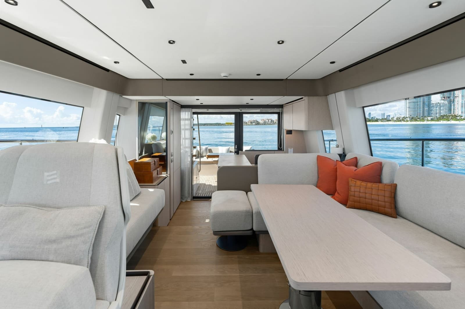 2025 Ferretti Yachts 