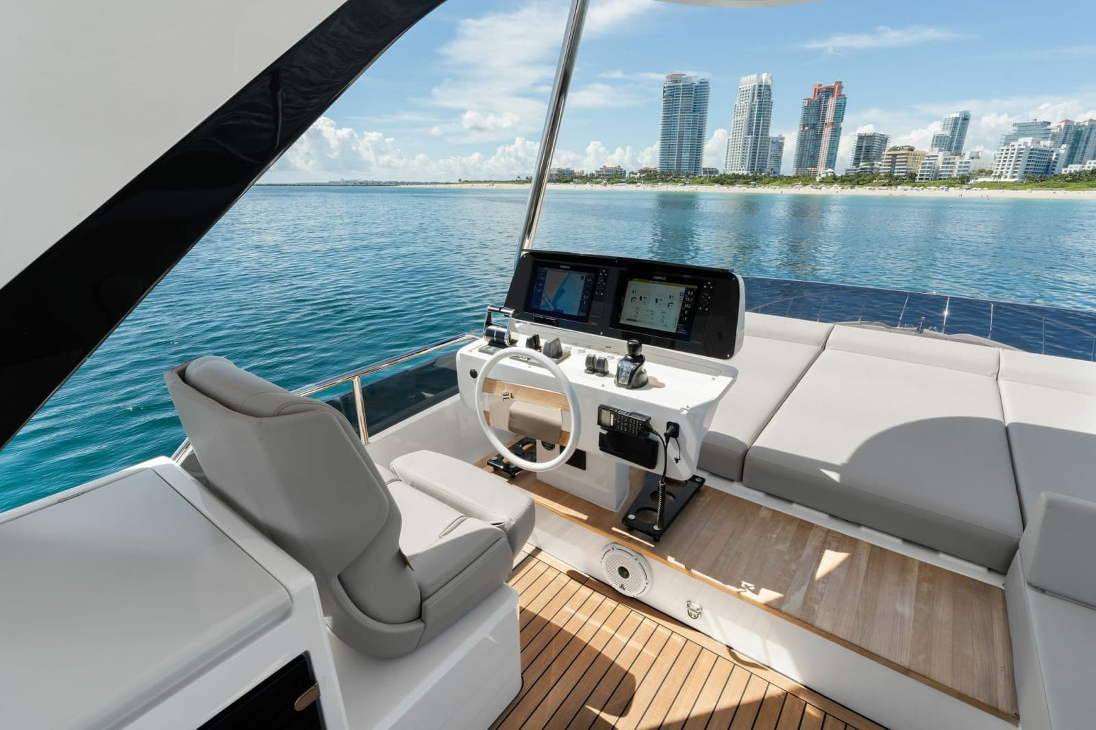 2025 Ferretti Yachts 