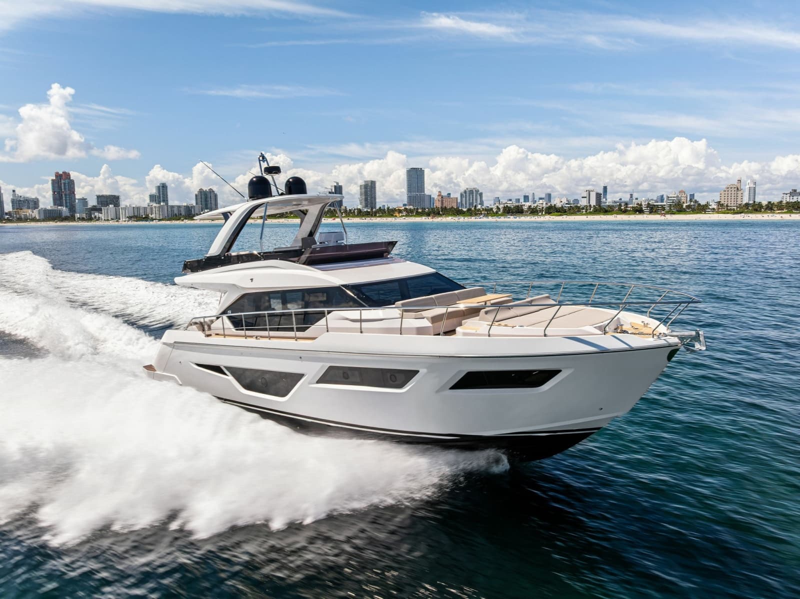 2025 Ferretti Yachts 