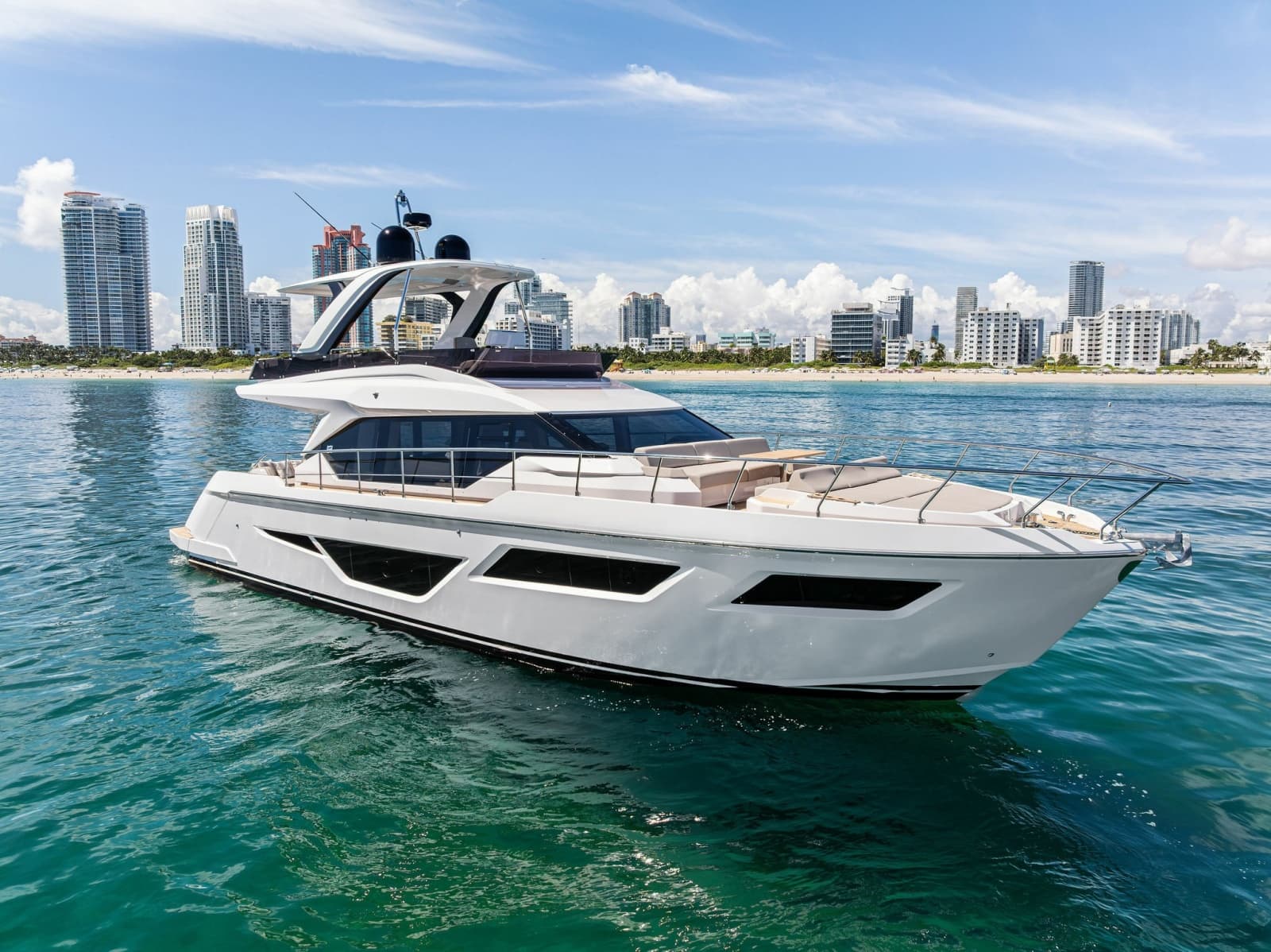 2025 Ferretti Yachts 