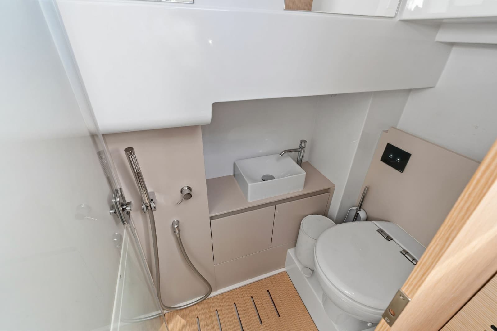 2025 Ferretti Yachts 