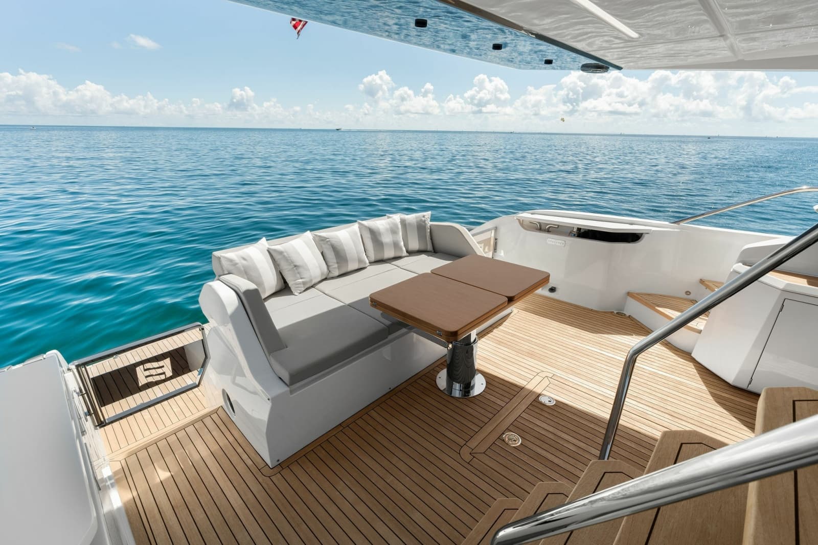 2025 Ferretti Yachts 