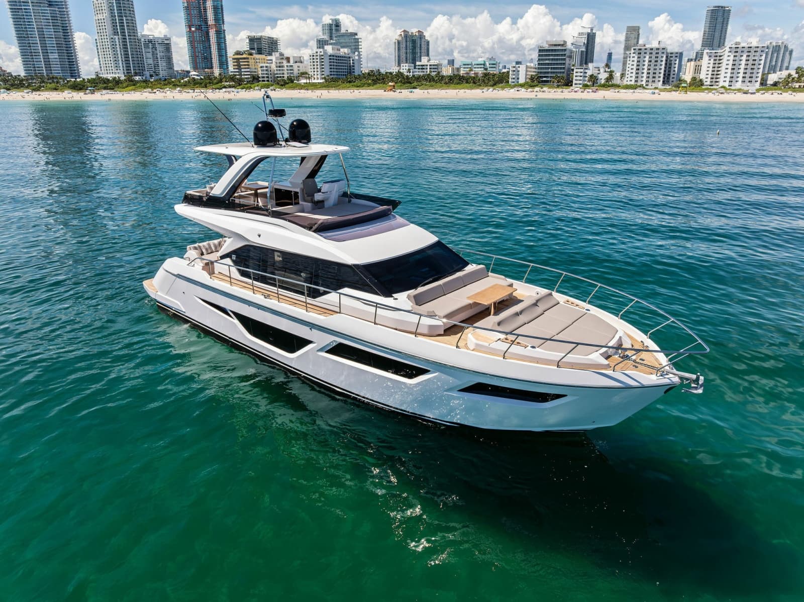 2025 Ferretti Yachts 