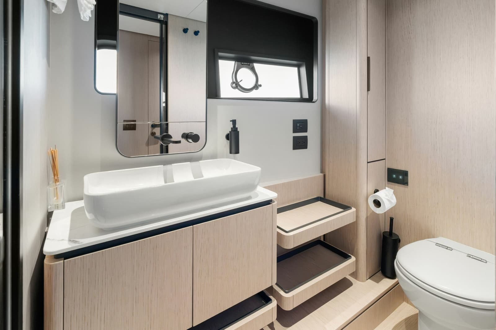 2025 Ferretti Yachts 