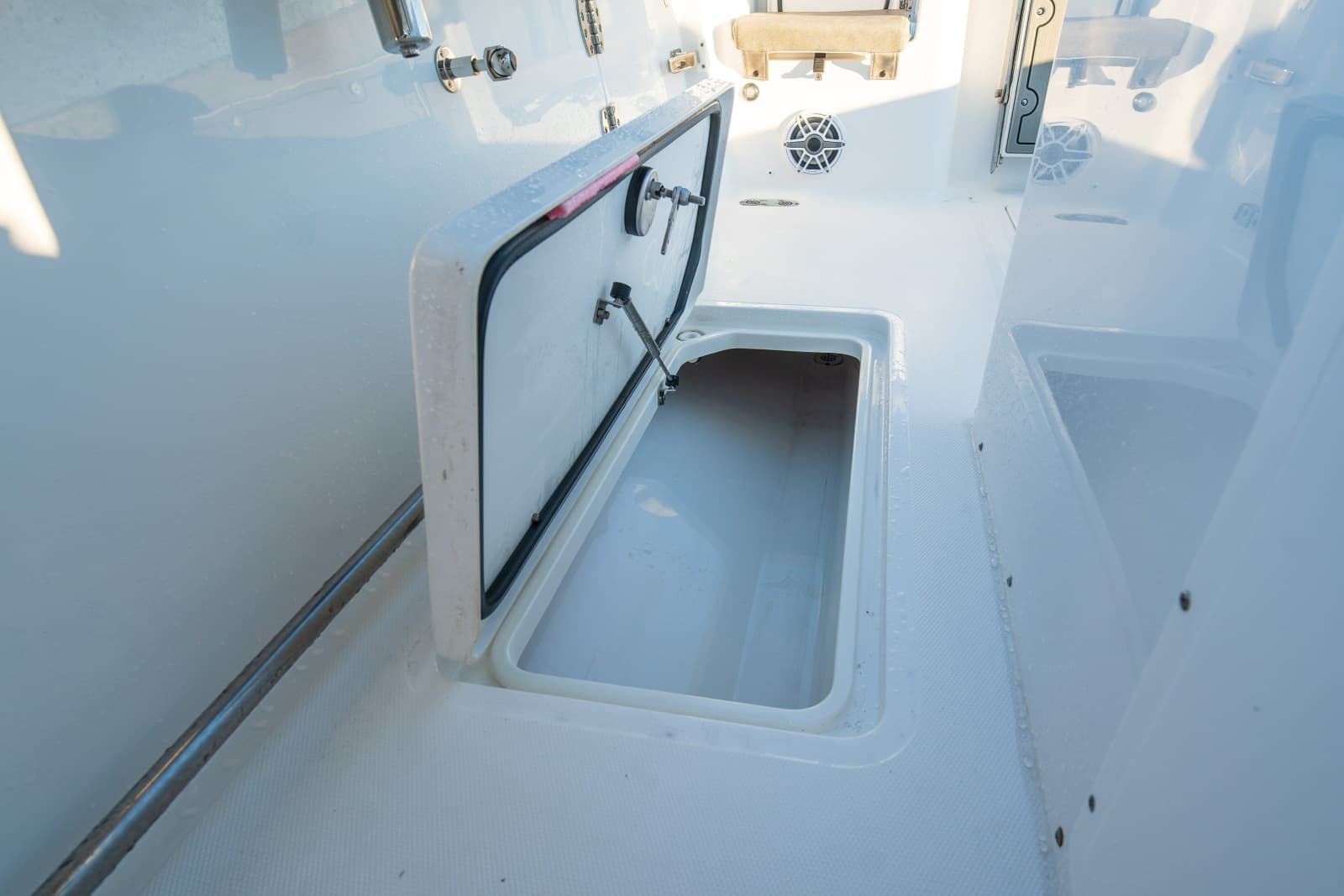 2026 Sea Hunt Gamefish 30CB