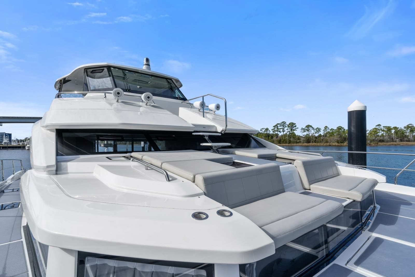 2021 Aquila 54 Yacht