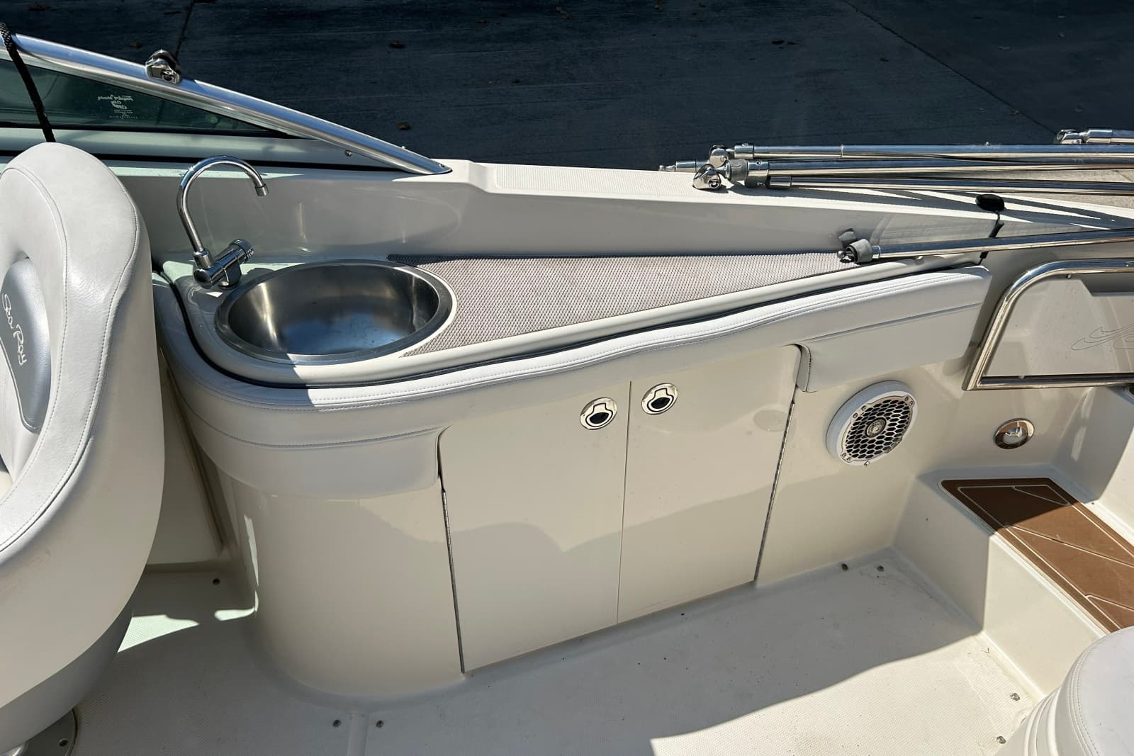 2010 Sea Ray 260 Sundeck