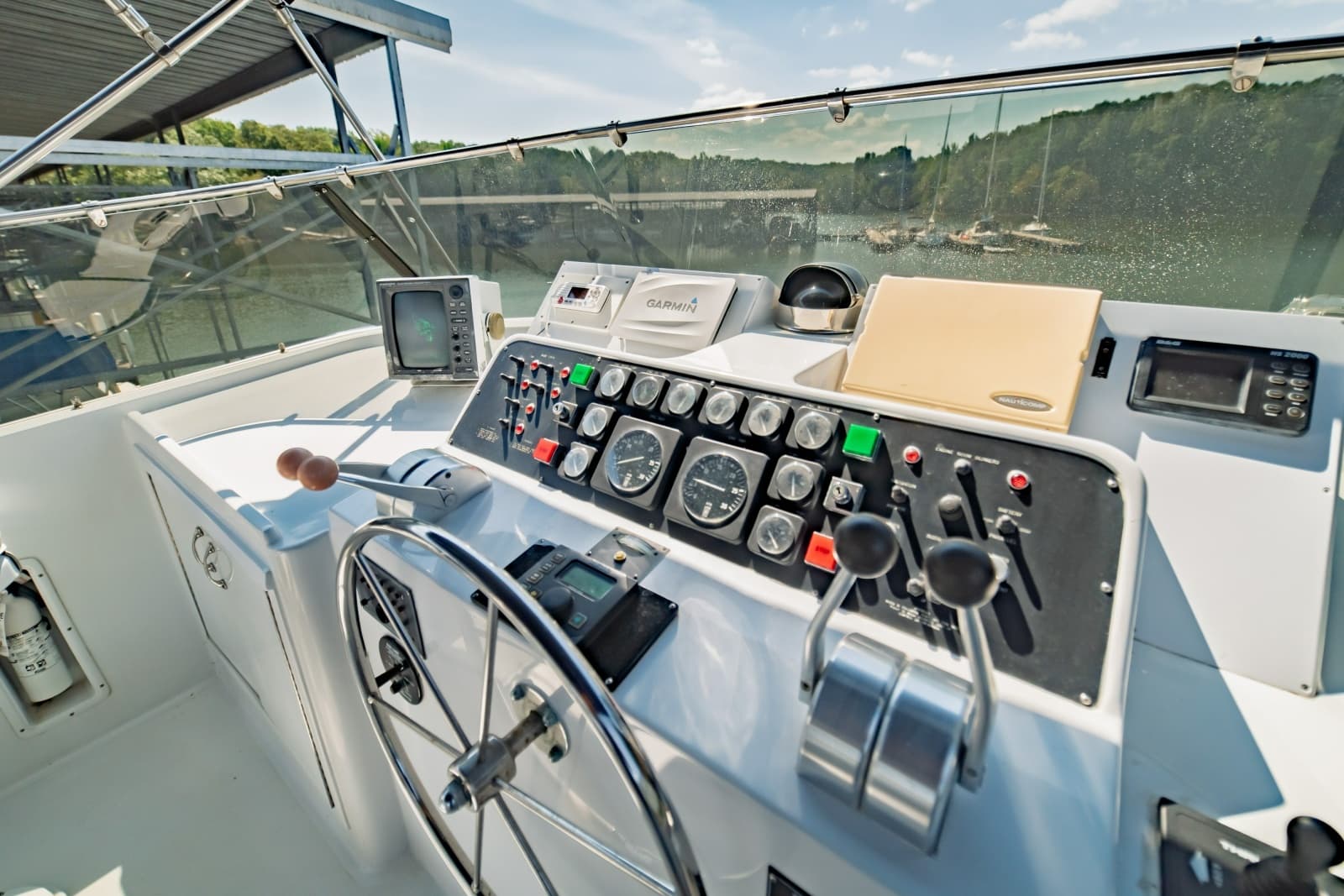 1988 Hatteras 70 Cockpit Motor Yacht
