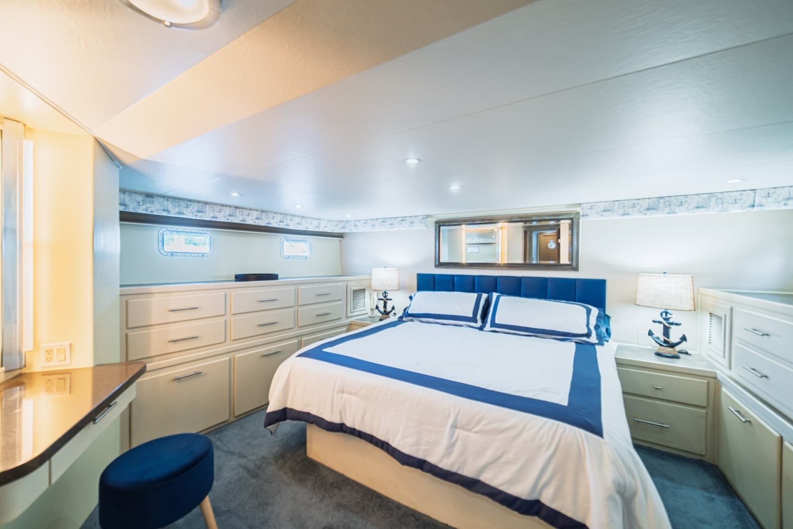 1988 Hatteras 70 Cockpit Motor Yacht