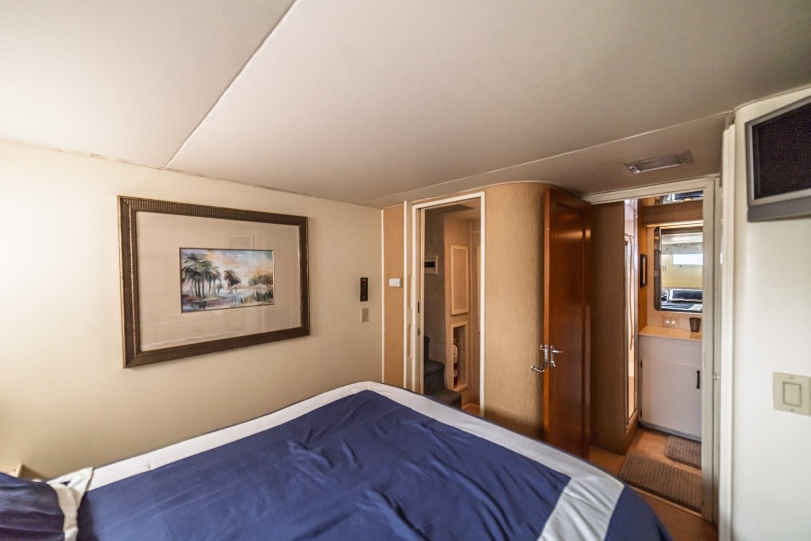1988 Hatteras 70 Cockpit Motor Yacht