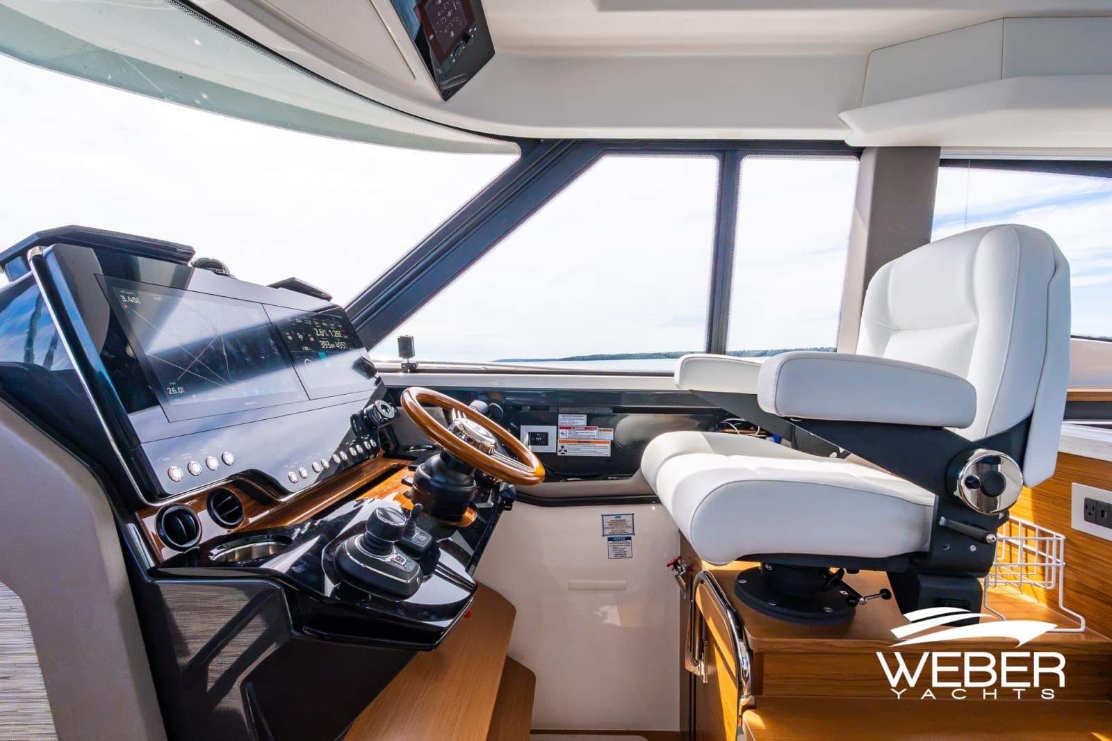2026 Tiara Yachts 