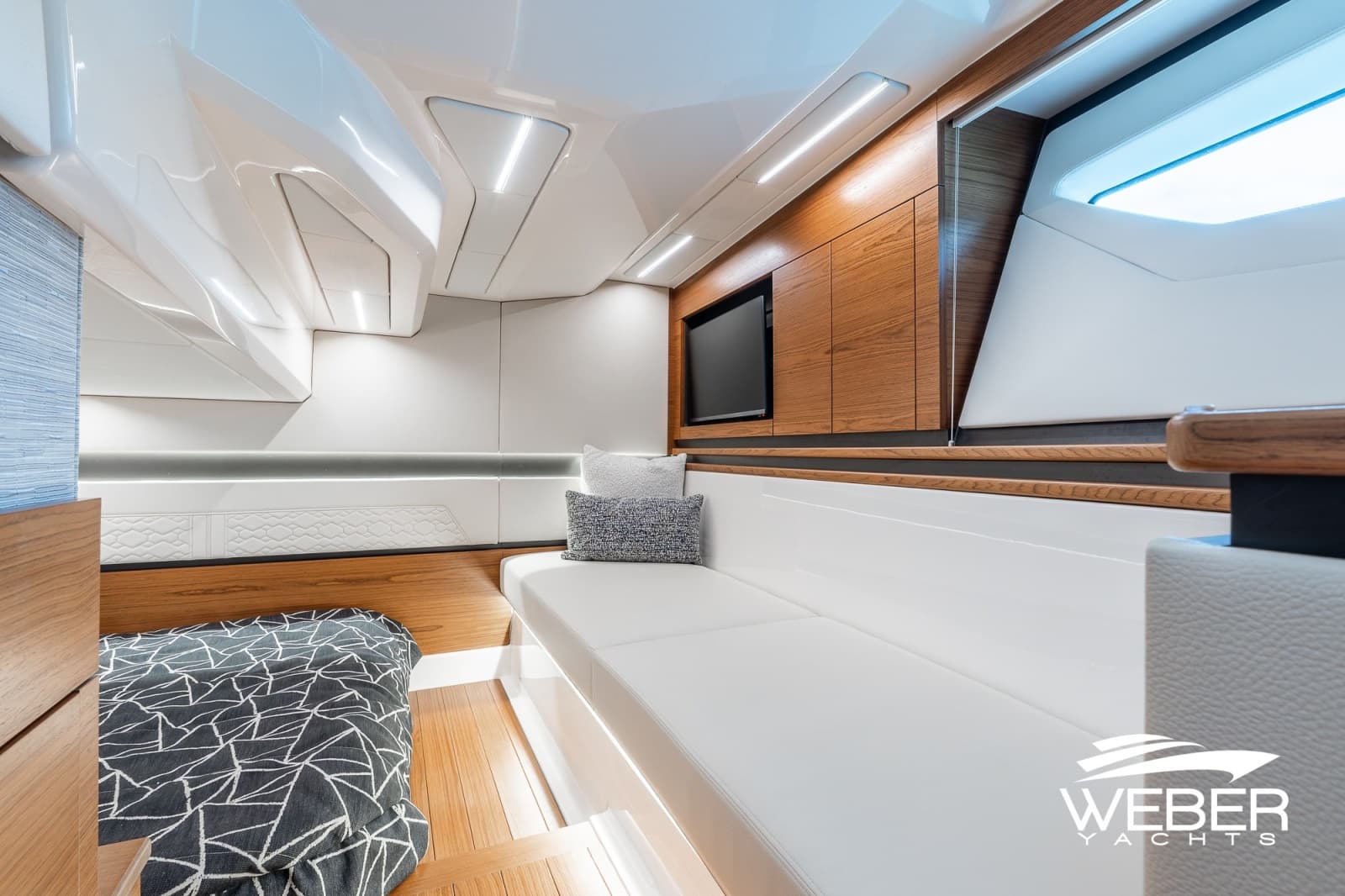 2026 Tiara Yachts 