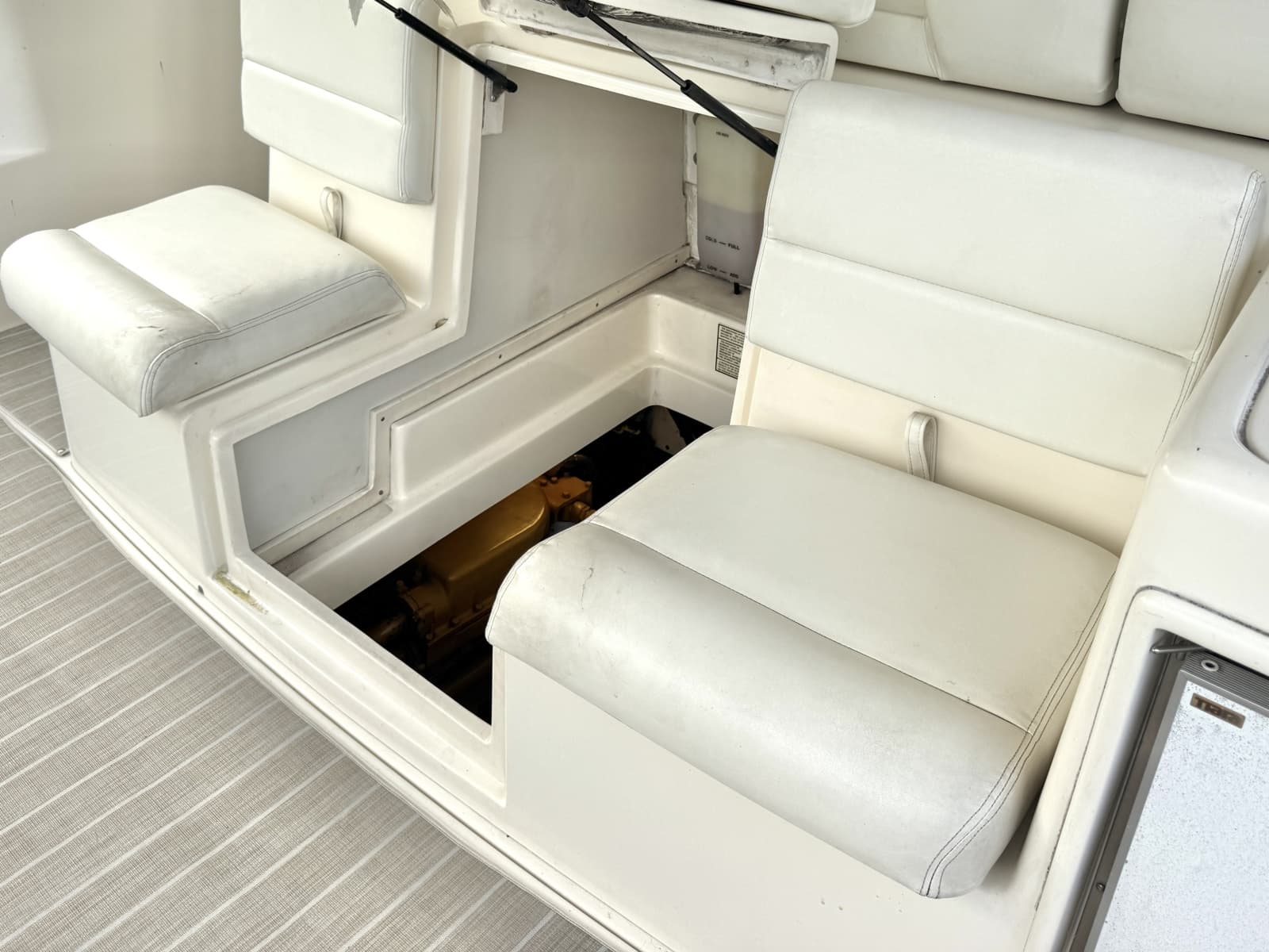 1997 Tiara Yachts 4000 Express