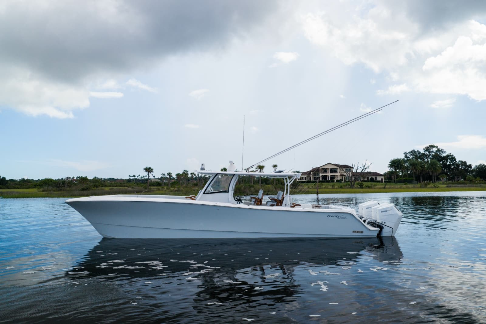 2025 Front Runner Catamaran