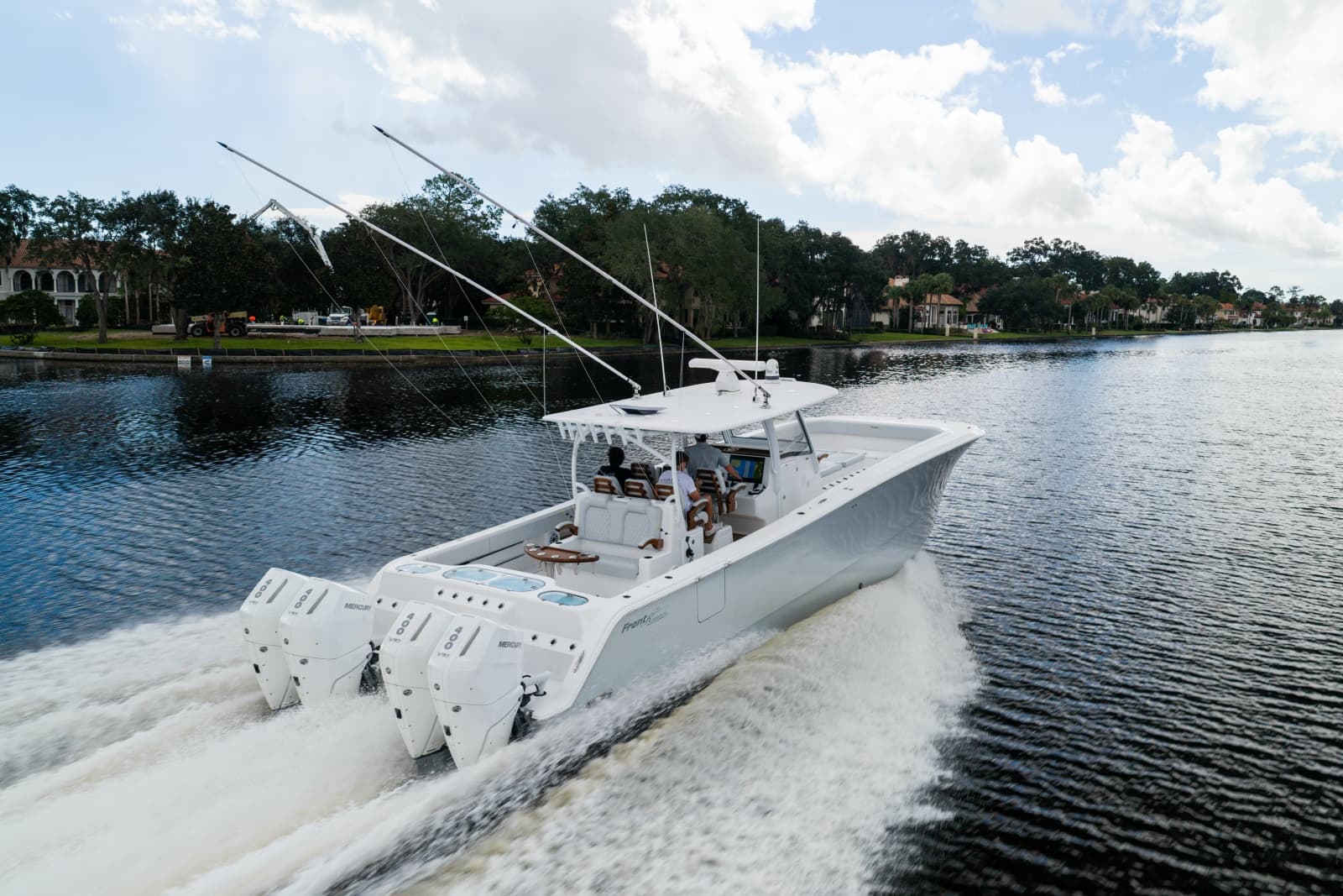 2025 Front Runner Catamaran