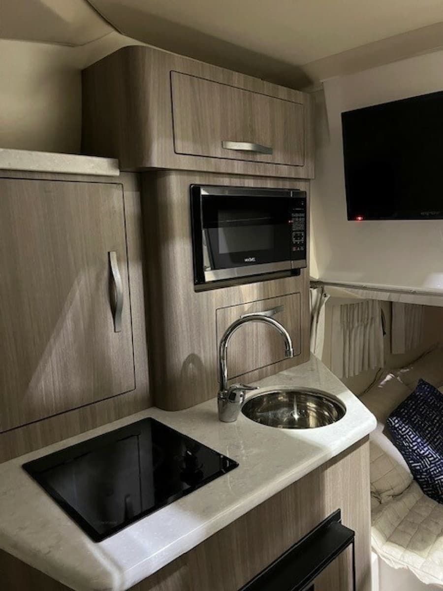 2019 Regal 28 Express