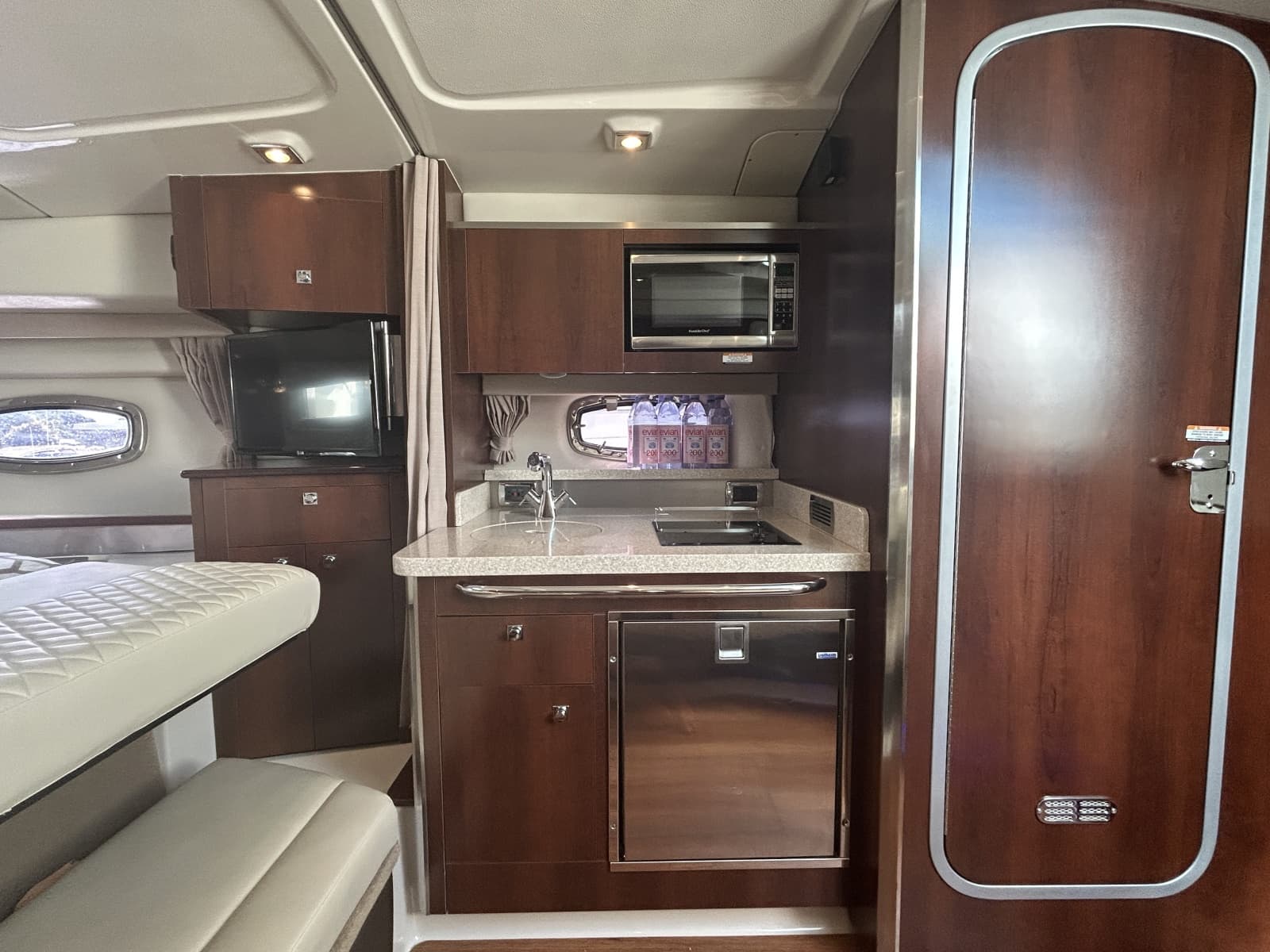 2015 Chaparral 310 Signature