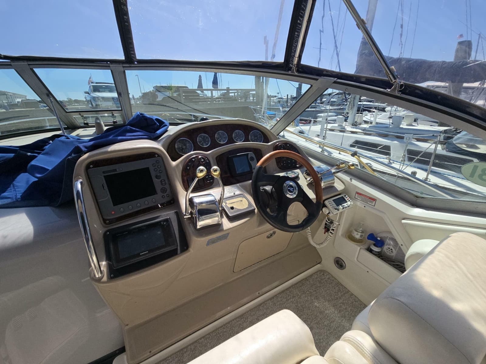 2005 Sea Ray 320 Sundancer