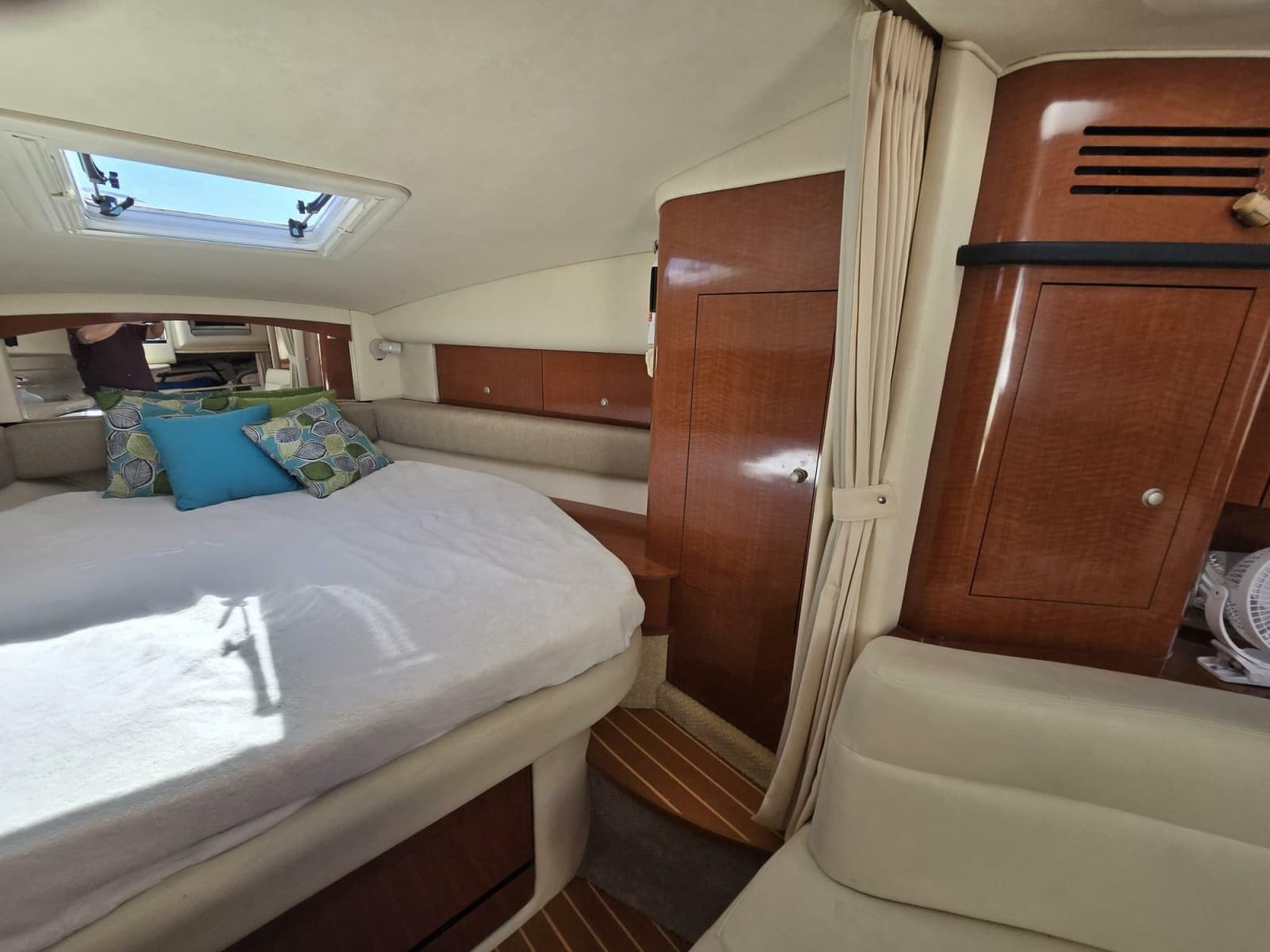 2005 Sea Ray 320 Sundancer