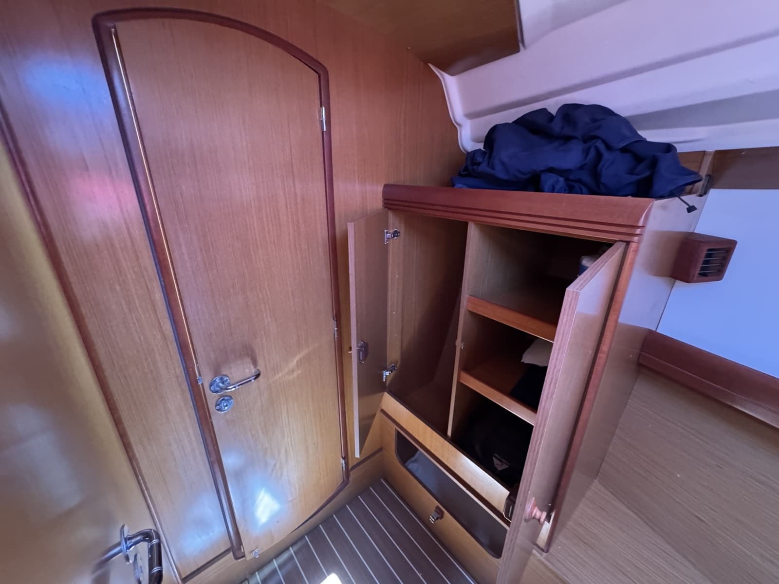 2006 Jeanneau 42DS