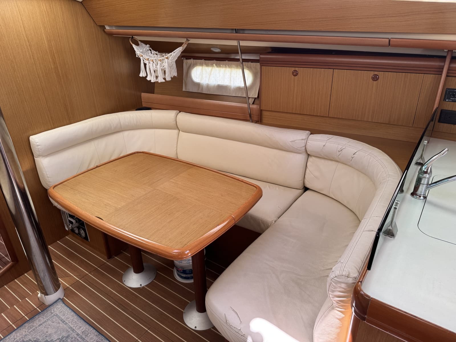 2006 Jeanneau 42DS