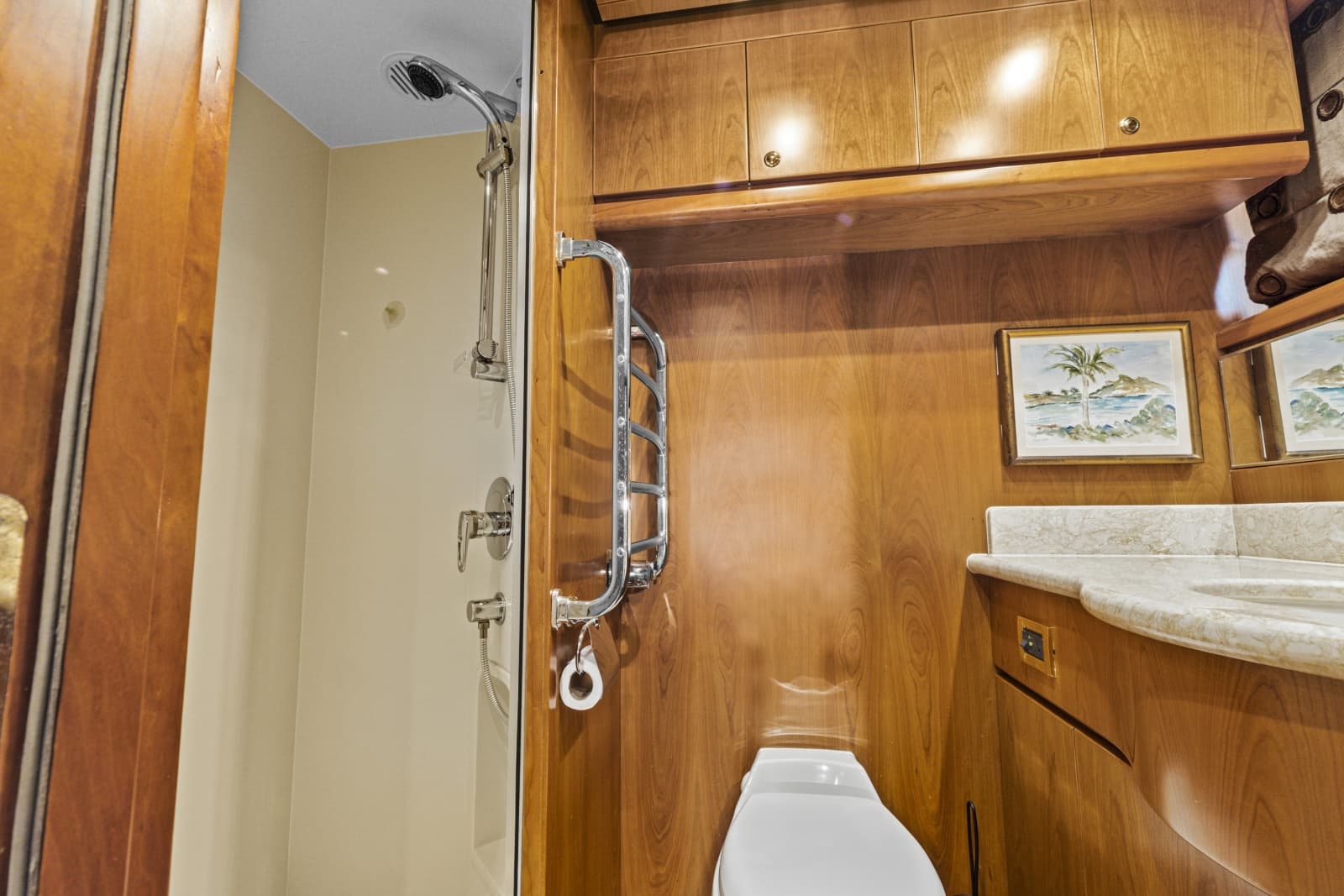 Port Guest Head And Shower