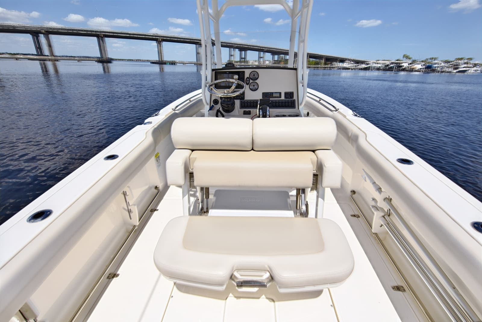2022 Boston Whaler 
