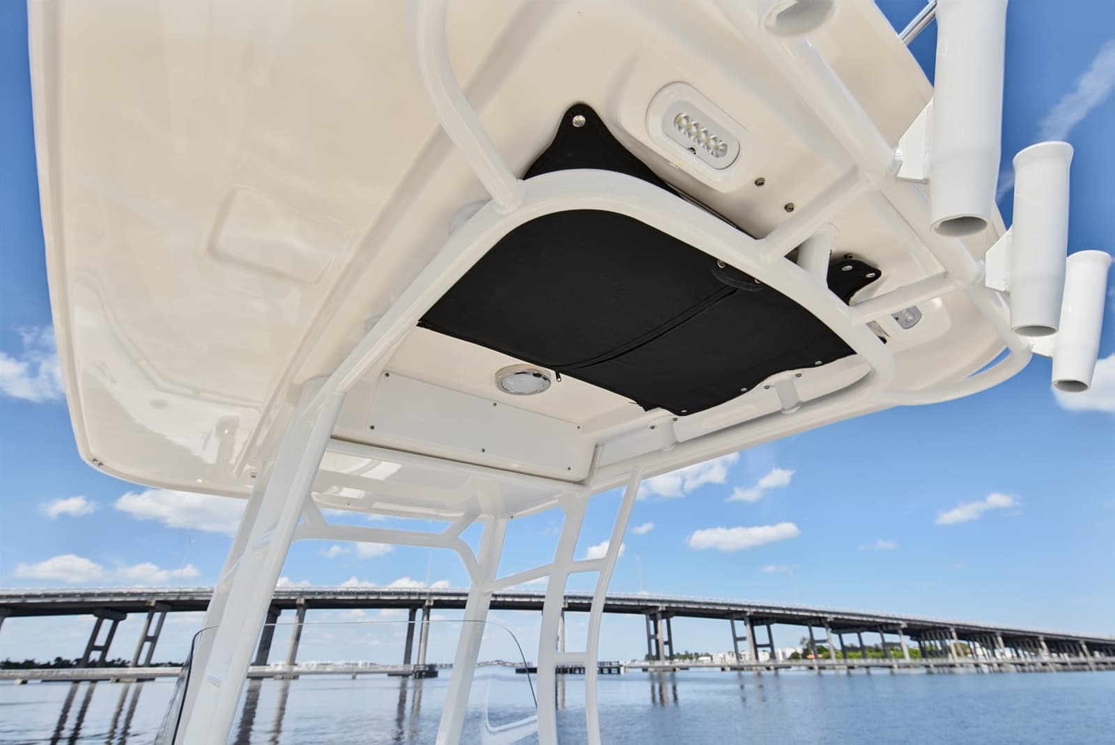2022 Boston Whaler 