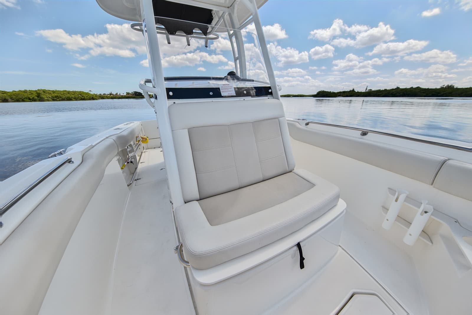 2022 Boston Whaler 